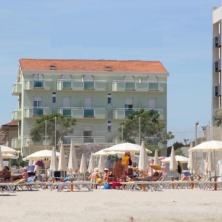 Hotel Rosati Rimini Bagian luar foto