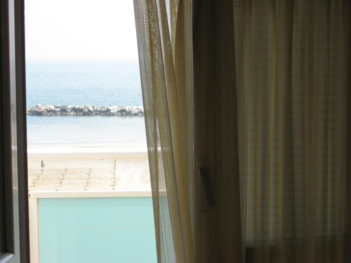 Hotel Rosati Rimini Bagian luar foto