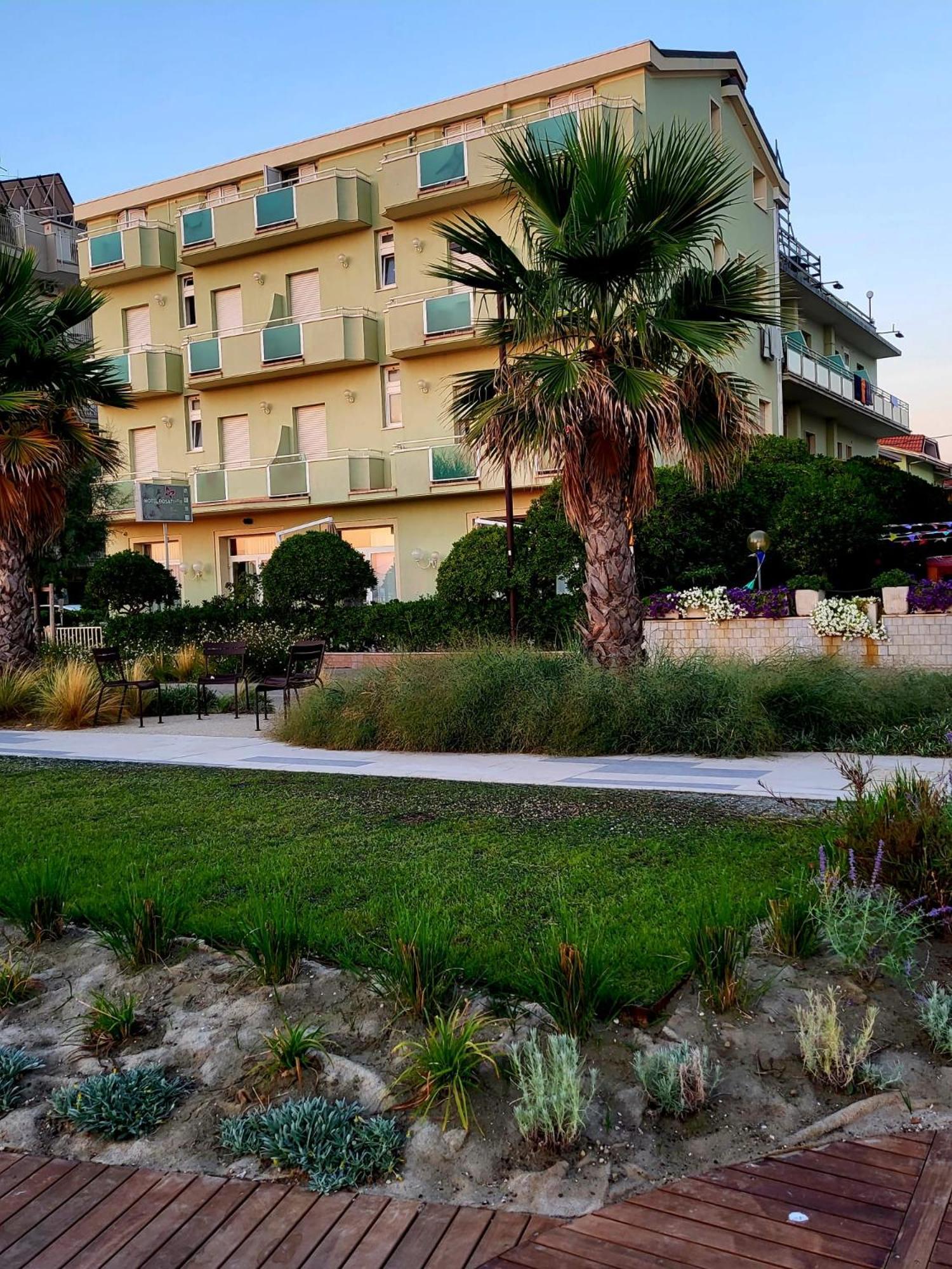 Hotel Rosati Rimini Bagian luar foto