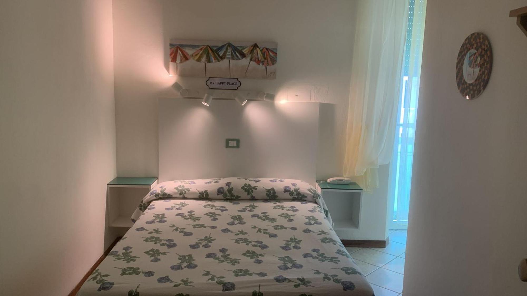 Hotel Rosati Rimini Bagian luar foto