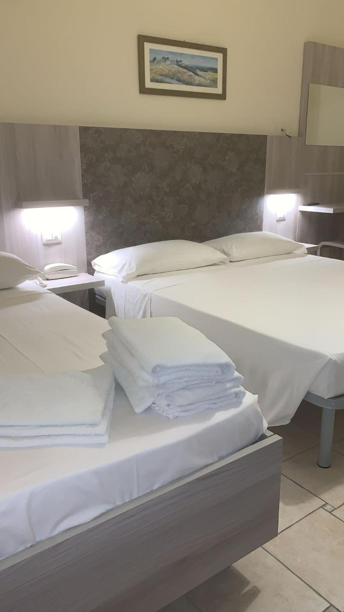 Hotel Rosati Rimini Bagian luar foto