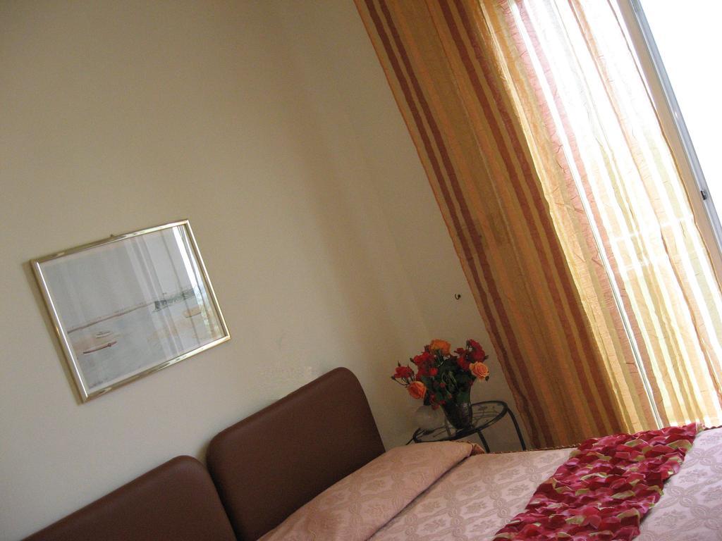 Hotel Rosati Rimini Bagian luar foto